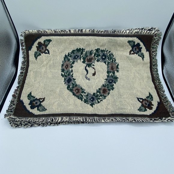 Lillian Vernon Green/Cream Heart Design Placemats - Set of 4, 14" wide x 20" lon
